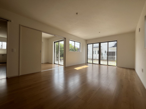 WICとSICのあるホワイトナチュラル空間の画像