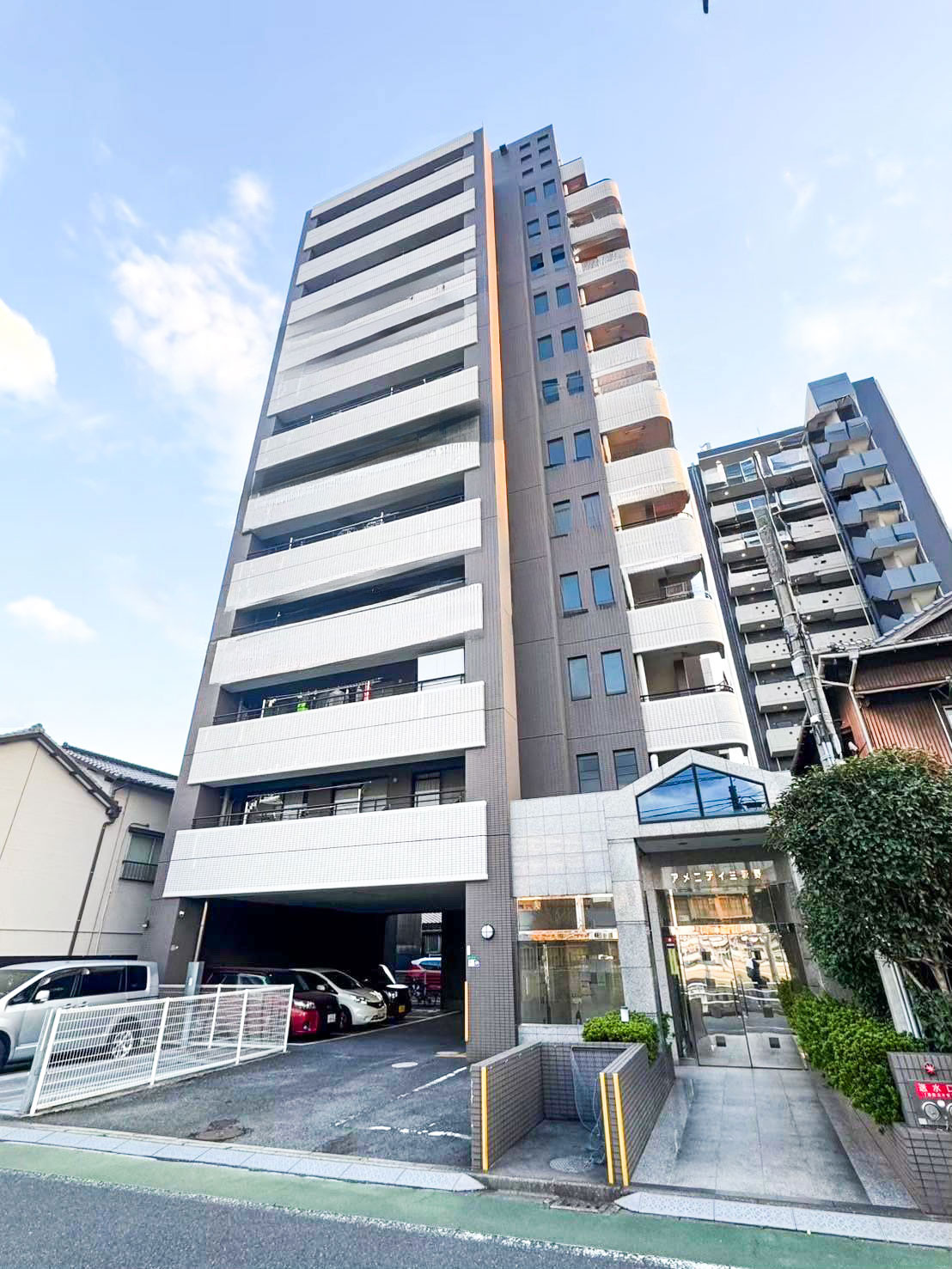 人気エリアの高層階角部屋マンションの売買情報です。の画像