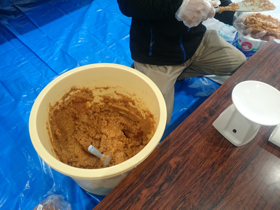 三島市長伏公民館でこんにゃく・みそ造りを体験しました。【味噌編】