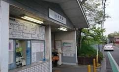 近鉄大阪線の松塚駅（まつづかえき）の画像