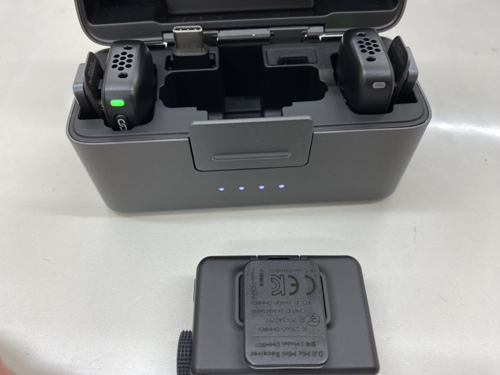 明日は撮影日なので機材チェック・充電チェックの画像