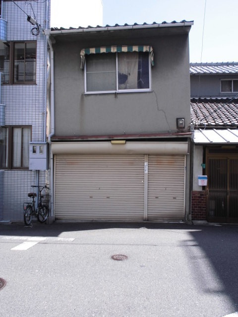 大阪市東成区で傾いた長屋売却の画像