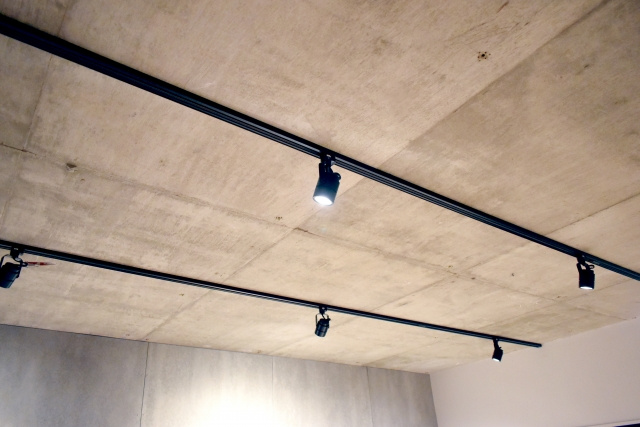 ダウンライトとは？賃貸物件でダウンライトを交換する方法も解説