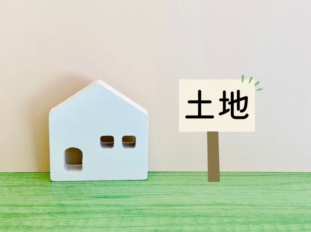 親名義の土地を相続する流れは？名義変更の必要性とリスクも解説の画像