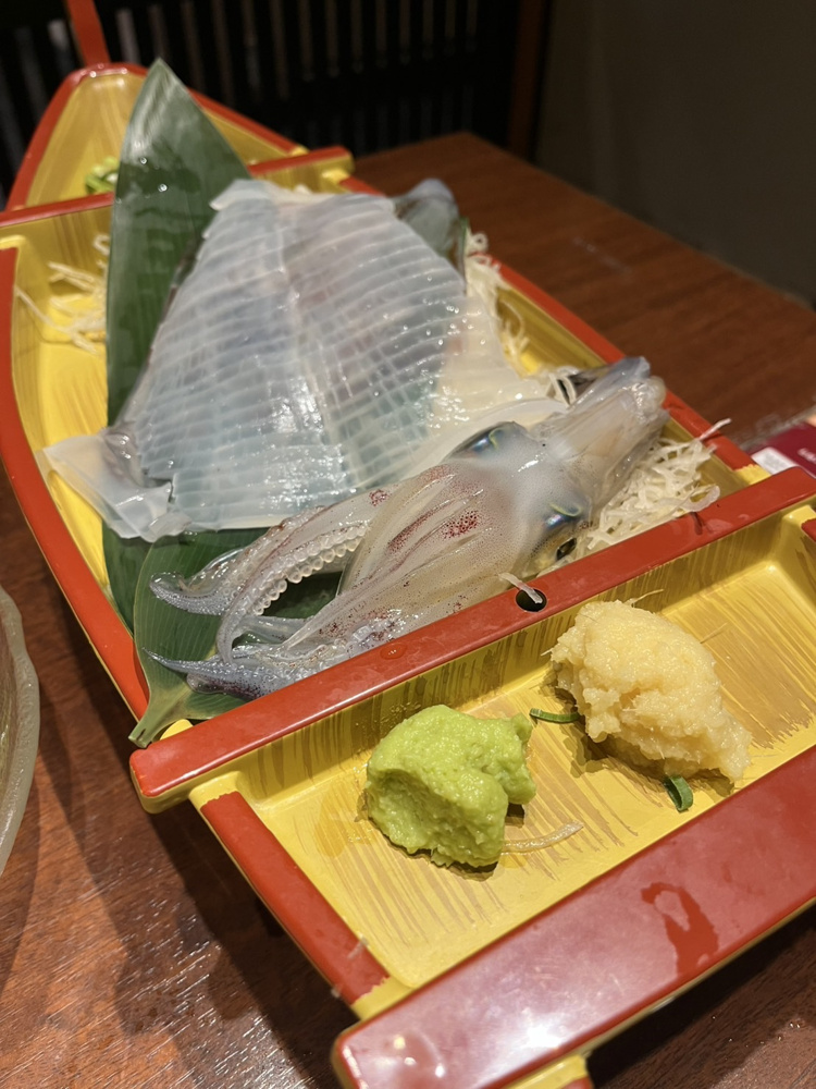 イカの踊り食いの画像