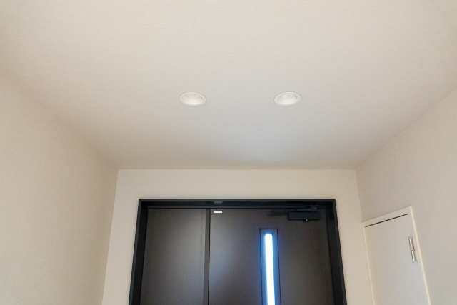 賃貸物件に照明器具がついていない理由について