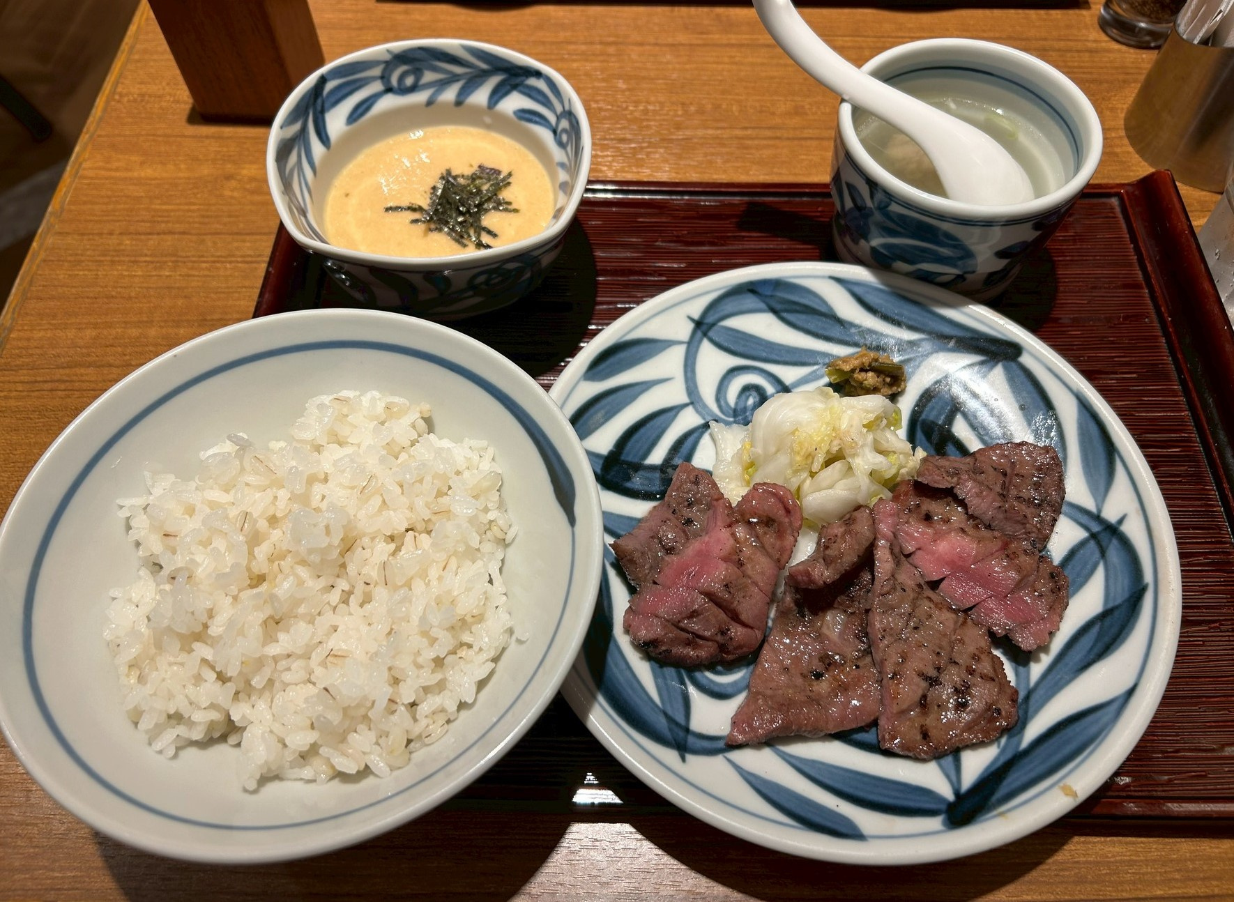 夏は牛タンの画像