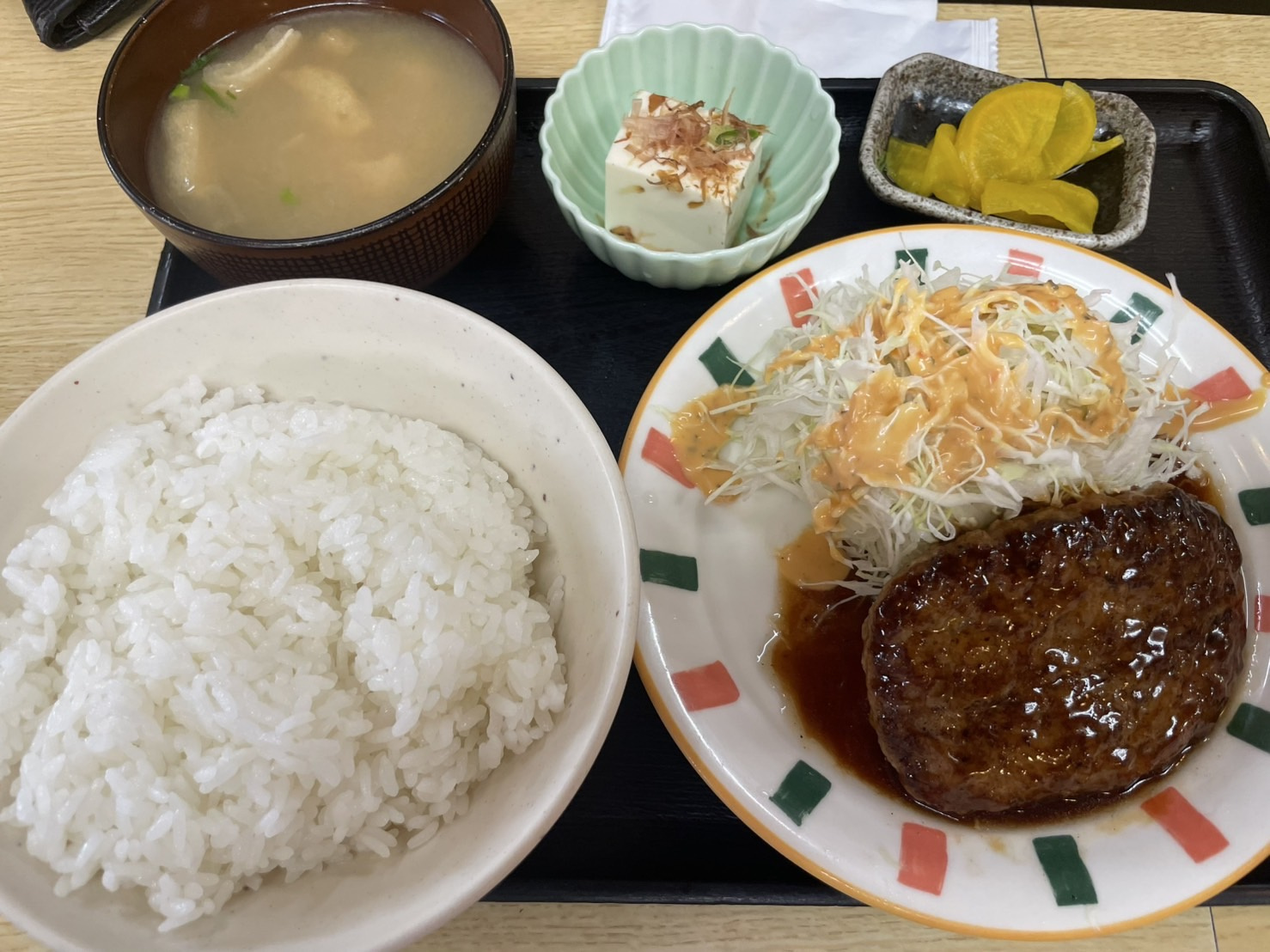 【御影駅徒歩2分】安くてボリューム満点！「なかよし」のからあげ定食が学生にも人気｜神戸・東灘エリアグルメ紹介【ワンプラス六甲道】の画像