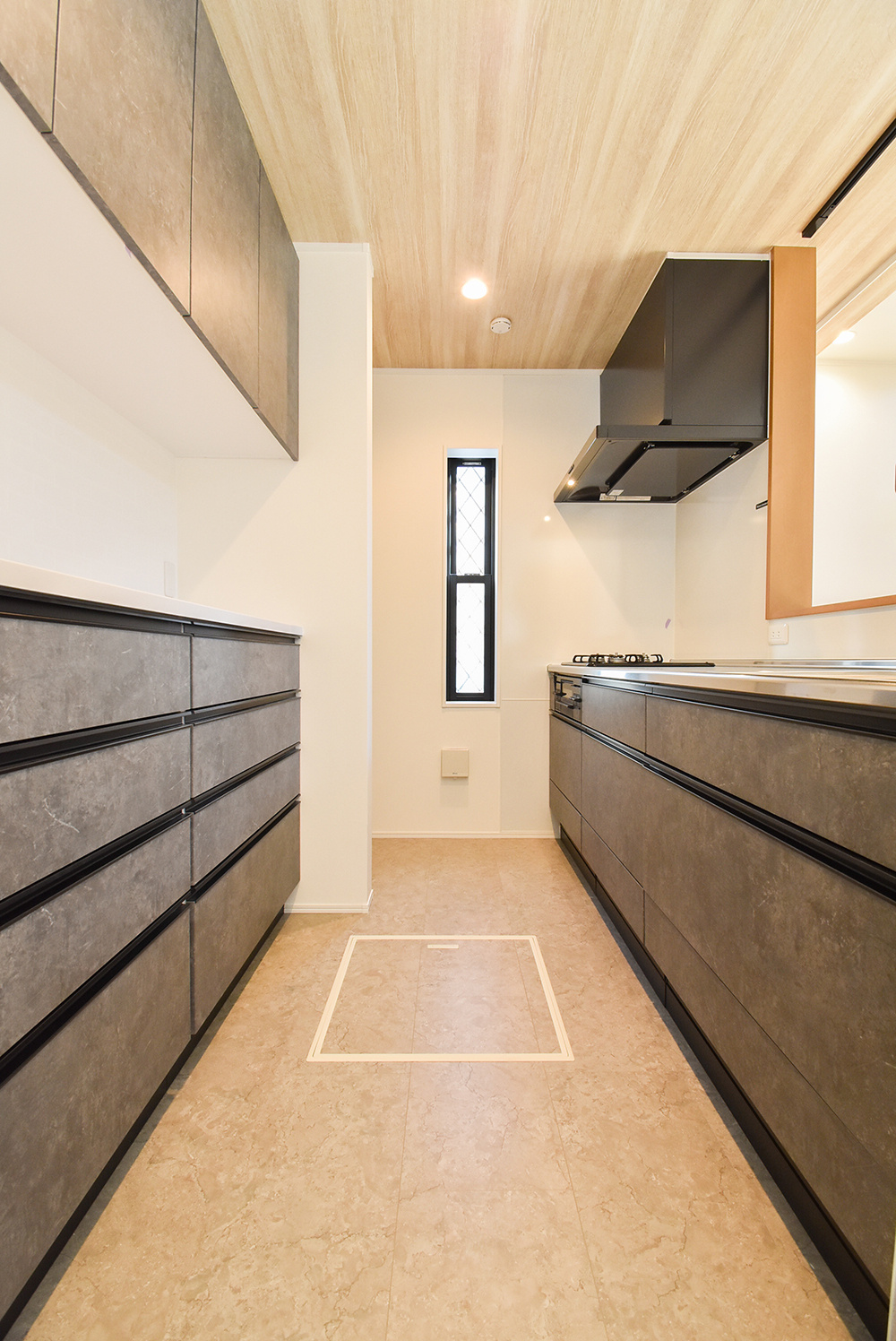 キッチン・カップボード