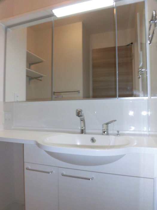 フィールドヴィレッジ5 洗面台 三面鏡付きの大型洗面化粧台