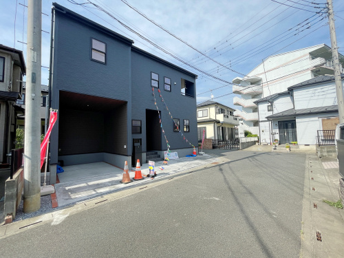 ガレージ付き新築戸建