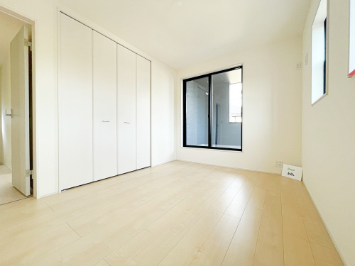 陽当たり良好な主寝室