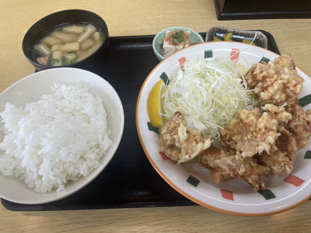 【御影ランチ】大満足の唐揚げ定食！「なかよし」で味わう昔ながらの食堂ごはんの画像