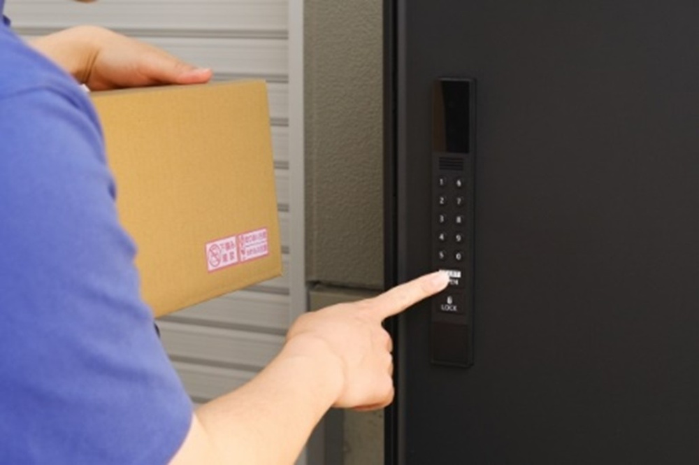 賃貸物件の宅配ボックス　費用と使える補助金とは？の画像