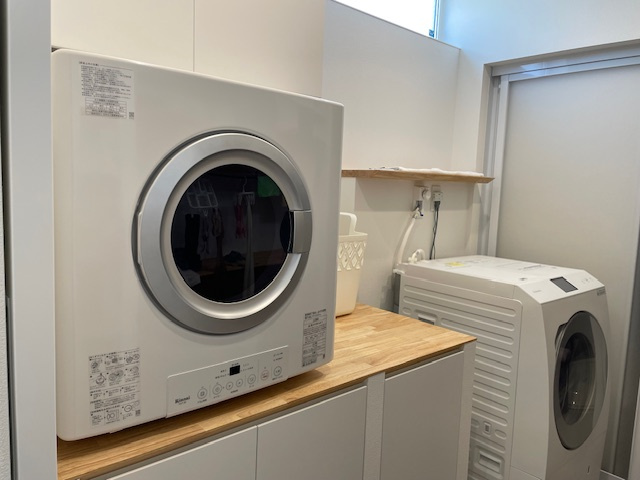 洗濯物のジメジメ部屋干しを解消　ガス衣類乾燥機 乾太くんを採用の画像