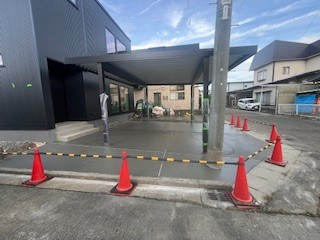 下地と配筋をしっかりと　自宅駐車場を工事の画像