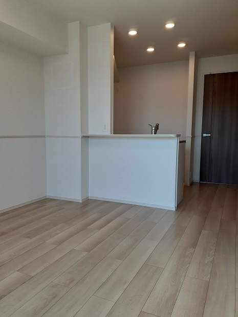 明るいリビングルーム