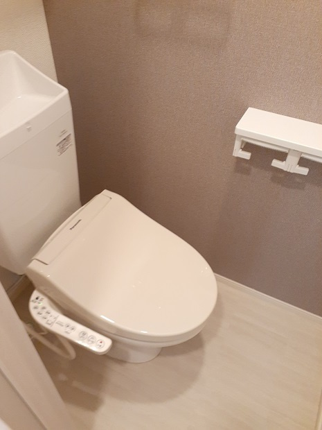 温水洗浄便座付きトイレ