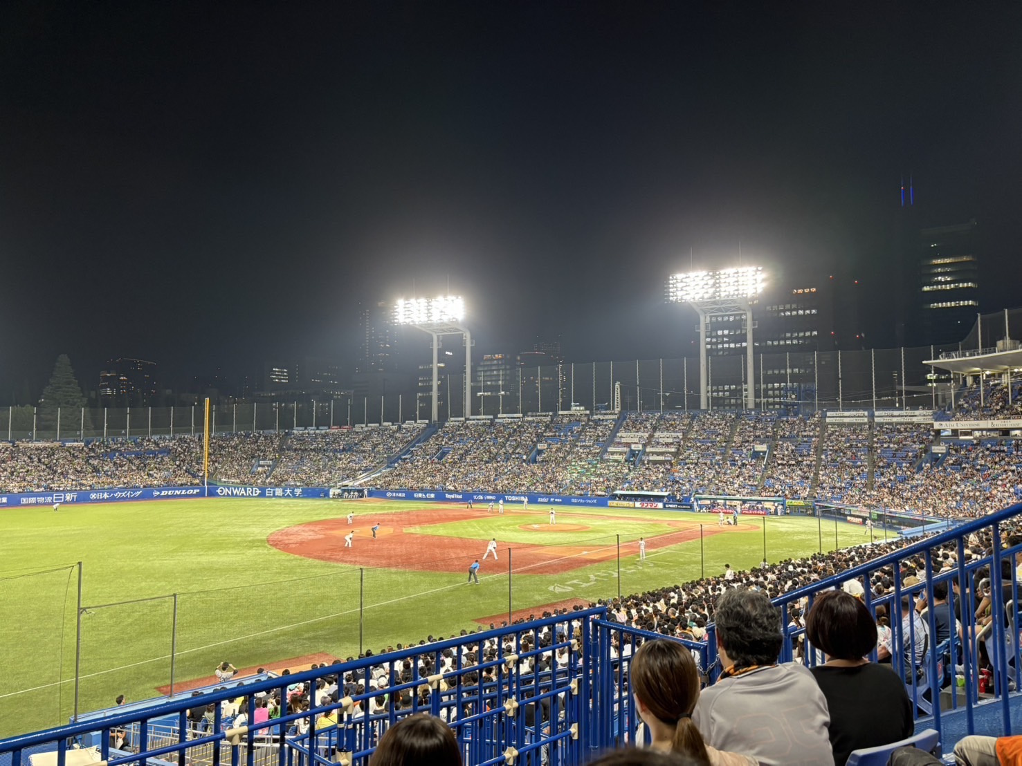明治神宮球場　野球観戦の画像