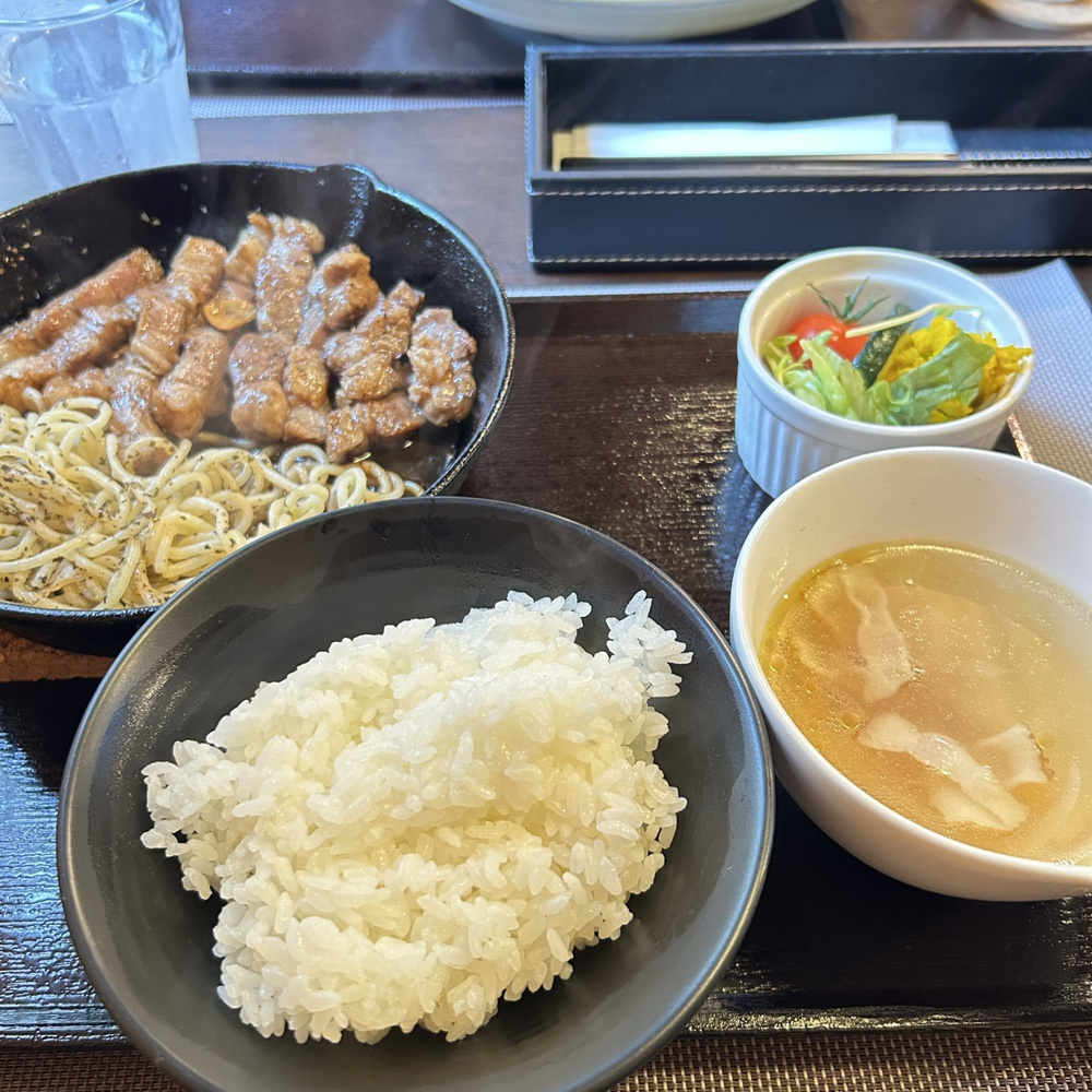 ダイニングキッチンつくしの画像