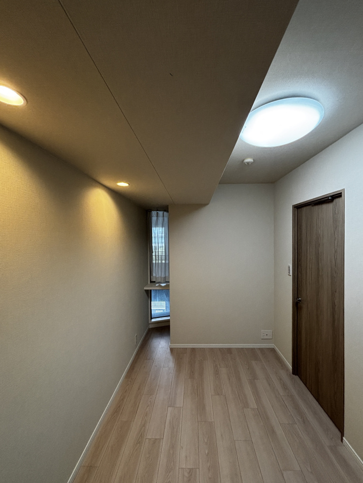 天井がデコボコな部屋