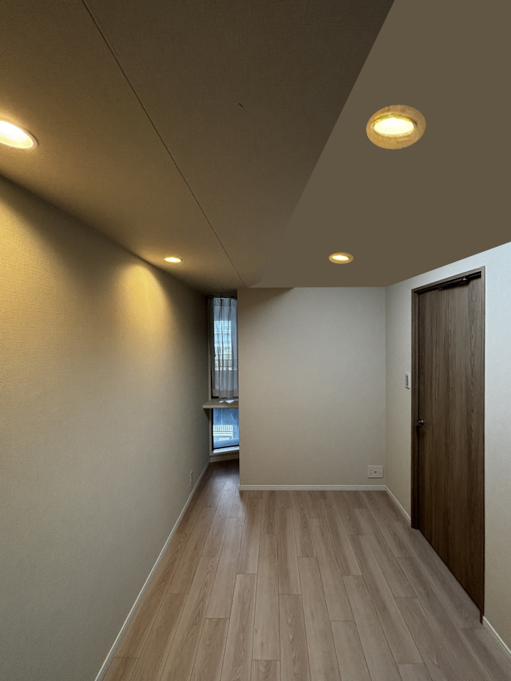 天井を低くして平らにした部屋