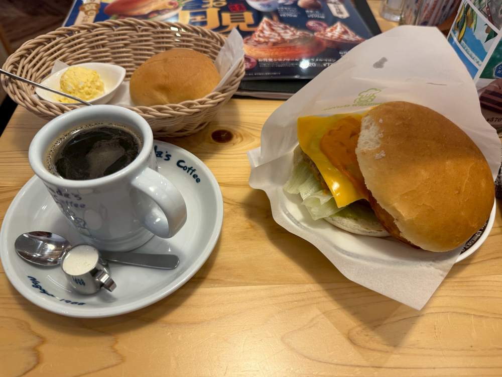 秋といえば…フルムーンバーガーの画像