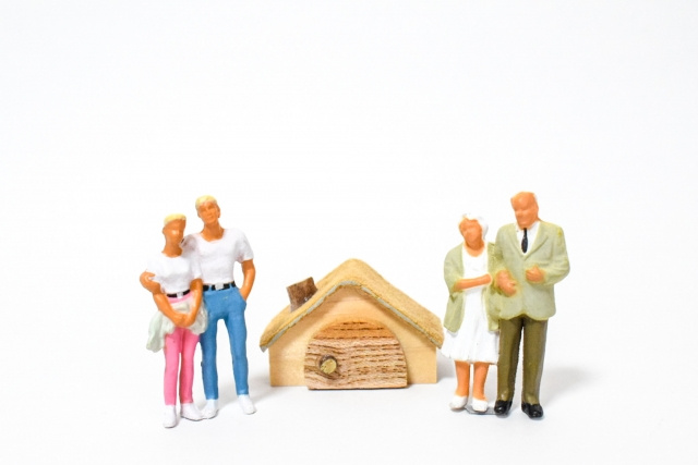 住宅ローンは親が住む家にも使える？親族向けや二軒目の選択肢も解説の画像