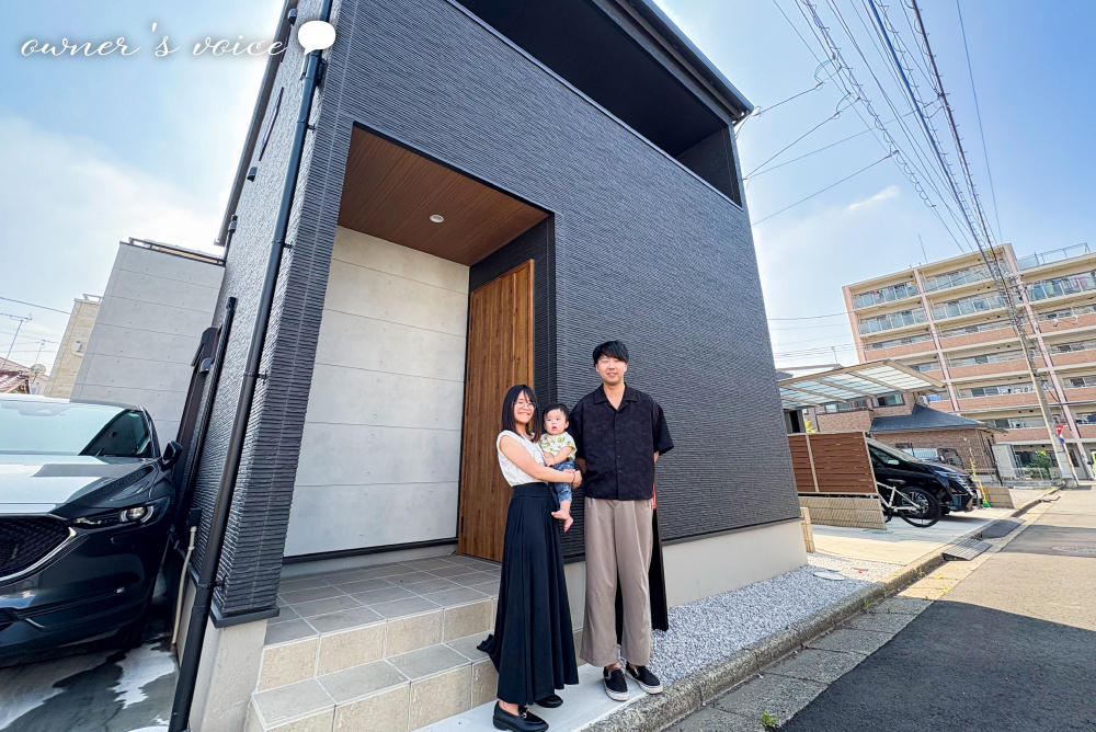 グレーのアクセントで洗練された空間と、玄関からリビング直結の快適な動線が魅力の家＿川越市 M様の画像