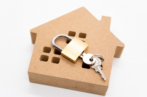 一戸建てにオートロックは後付けできる？設置方法や費用の目安も解説の画像