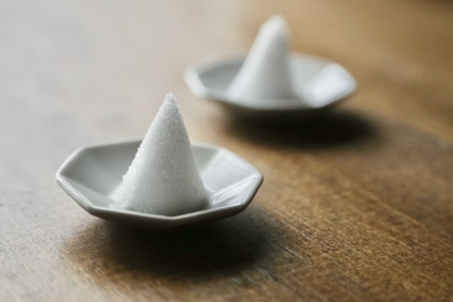 引っ越し後の盛り塩に意味はある？使う塩の種類や作法についても解説の画像
