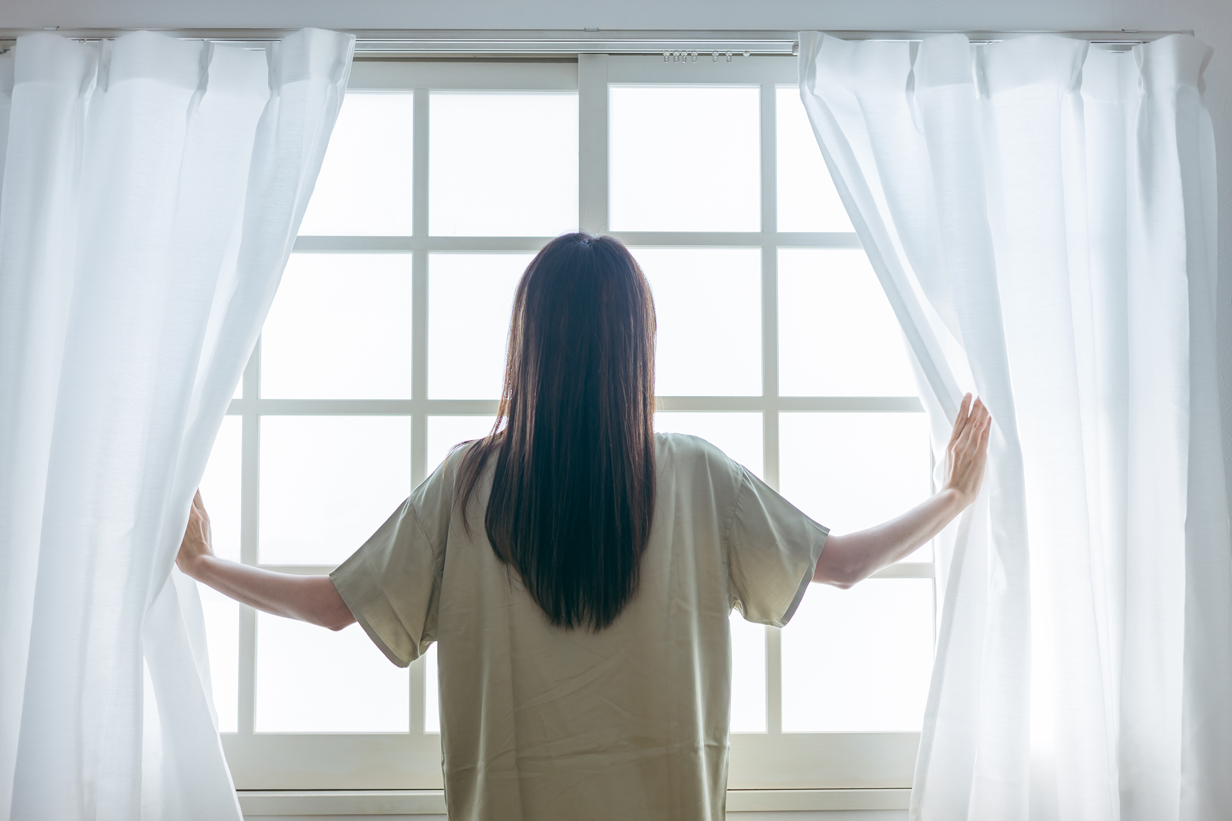 秋の“静けさ”を楽しむ暮らし｜大通り沿い vs 裏通り物件の違い