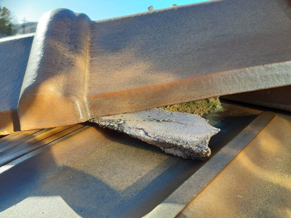 近隣からの通報！！漆喰・屋根瓦工事の画像