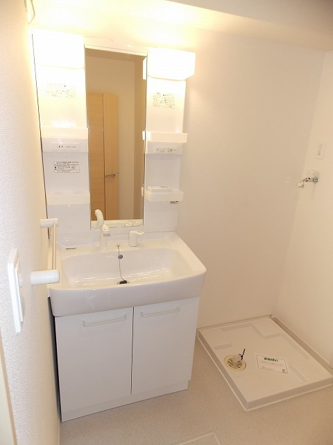 洗面化粧台と脱衣スペース