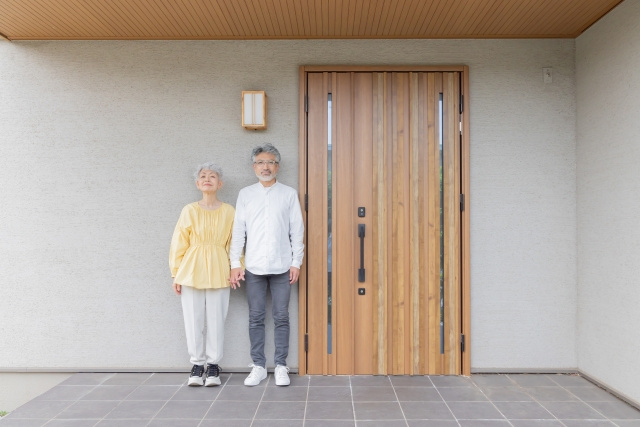 老後に家を売ってはいけない理由は？住み替えや資金確保の方法も解説