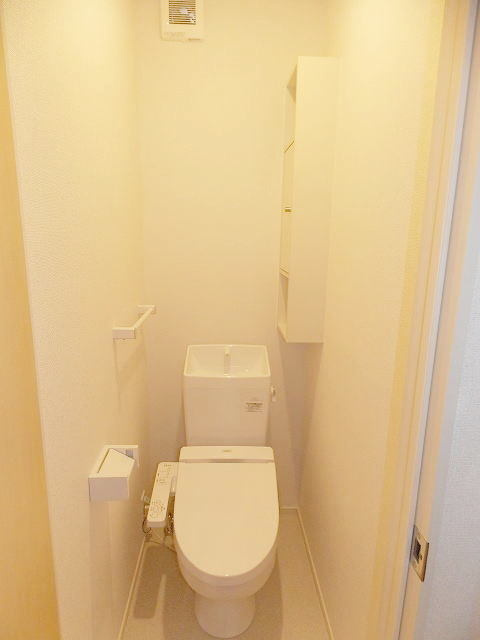 温水洗浄便座付きトイレ