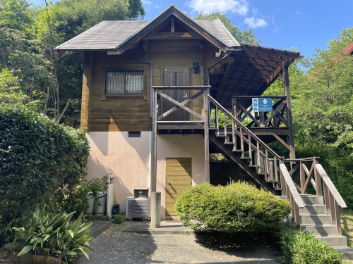 高島市新旭町熊野本にある木の温もりあふれる中古ログハウスの画像