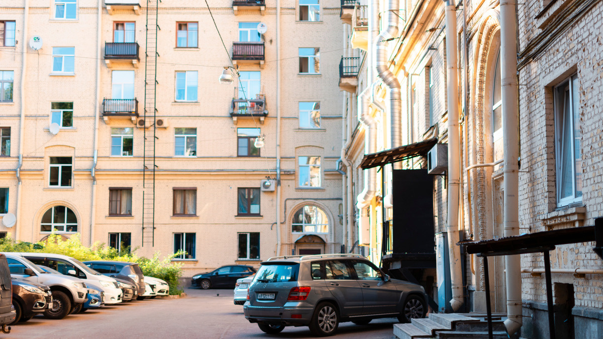 鹿児島で「駐車場あり物件」を選ぶコツ｜区画サイズ・出入口・料金相場までの画像