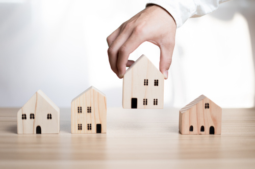 家を買うべきか、それとも賃貸にすべきか。の画像