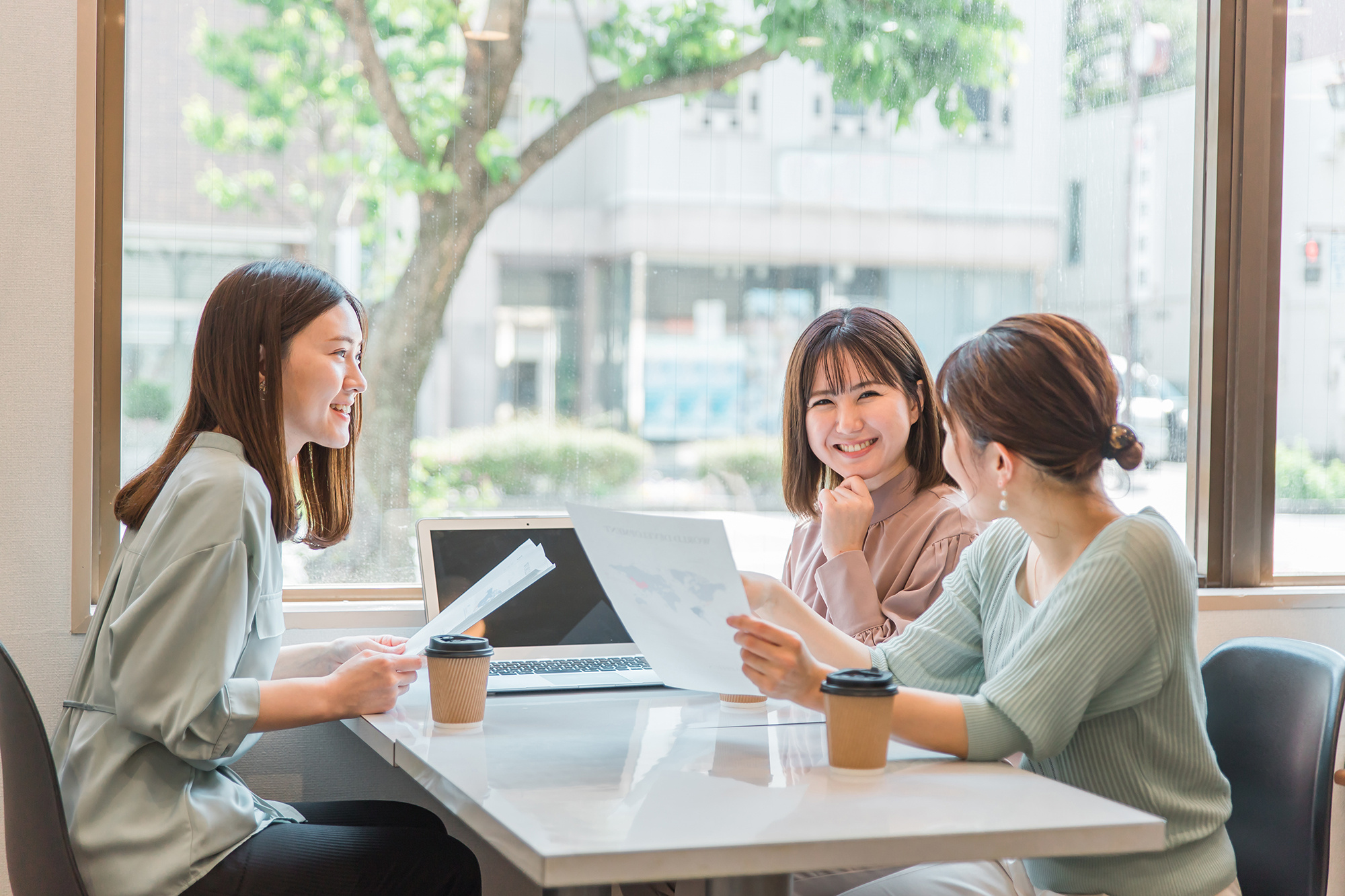 ルームシェアの契約トラブルを防ぐ！名義・保証人の注意点の画像