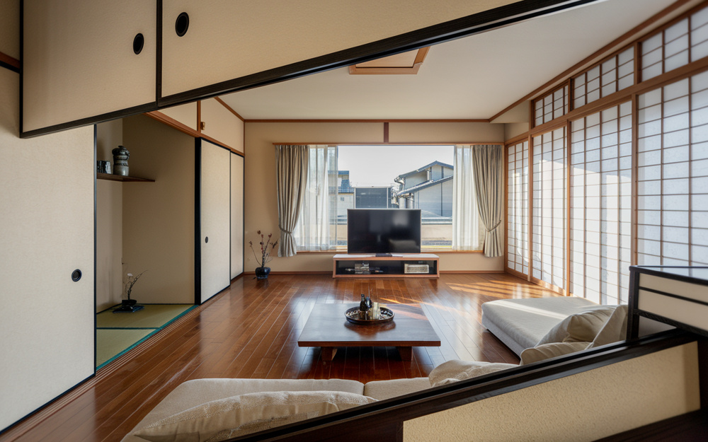 風水で戸建リビングの運気を上げる方法とは？レイアウトや配置のコツをご紹介の画像