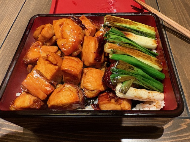 ノンアル頼んでしまいました^_^いぶし鳥重といぶし鳥塩唐揚げいぶすと香り味が凝縮の画像