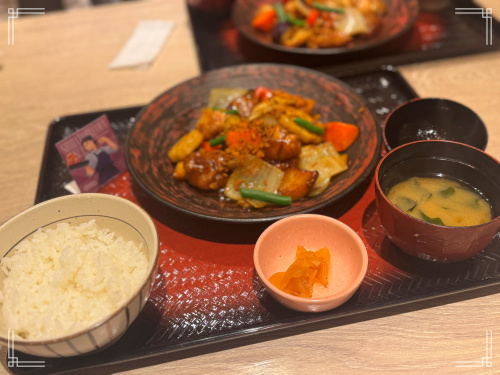 少しリッチな定食屋の画像