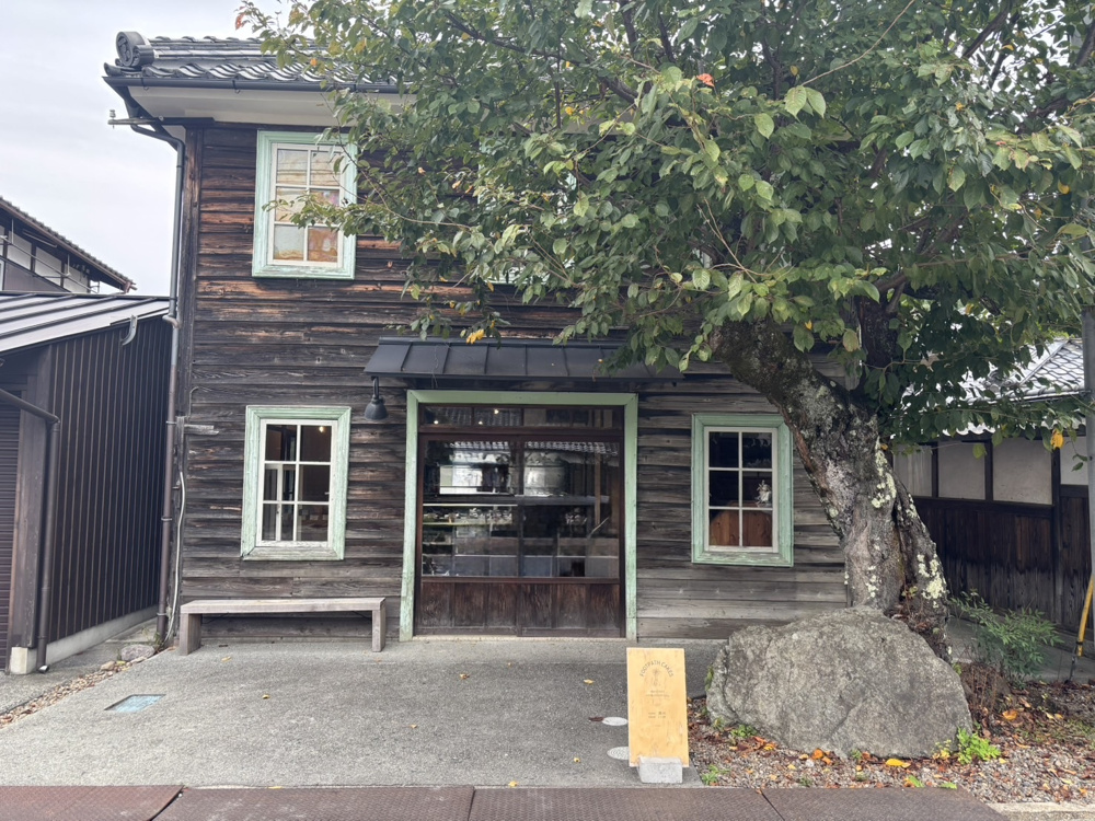 丹波篠山の隠れ家スイーツ「FOOTPATH CAKES」への画像