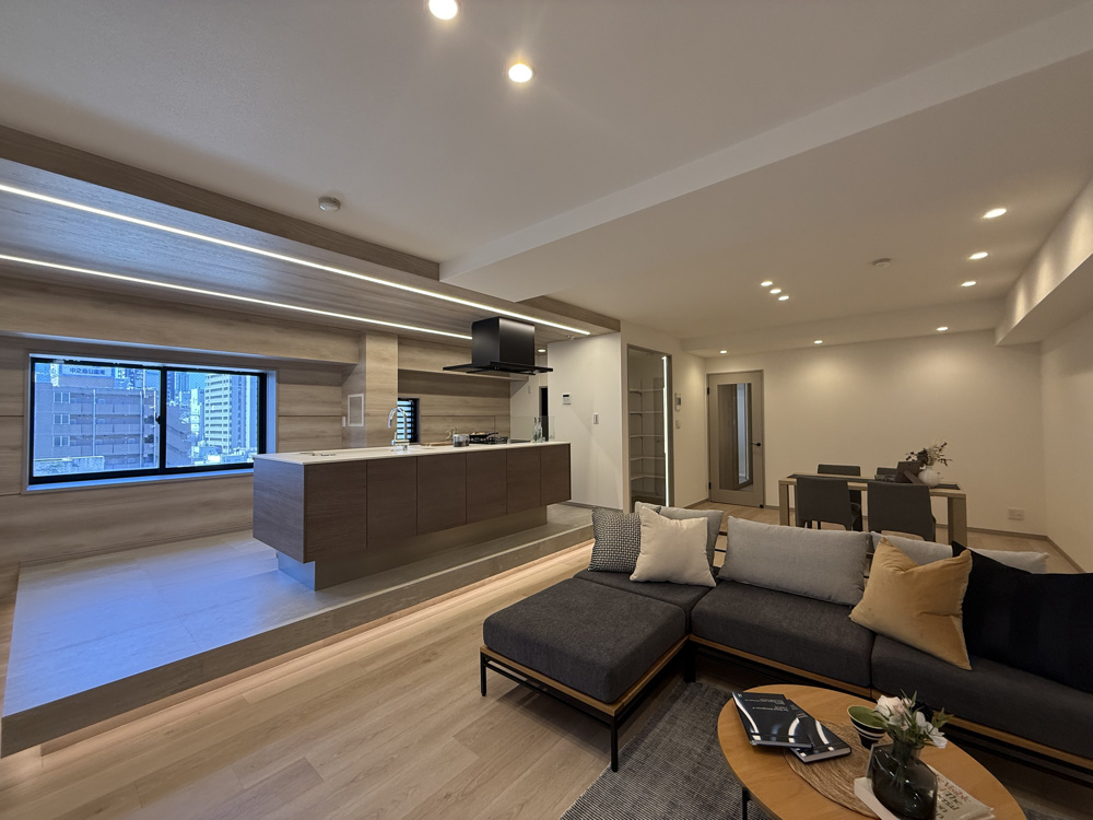 #72 光と陰が織りなす、スタイリッシュな住空間の画像