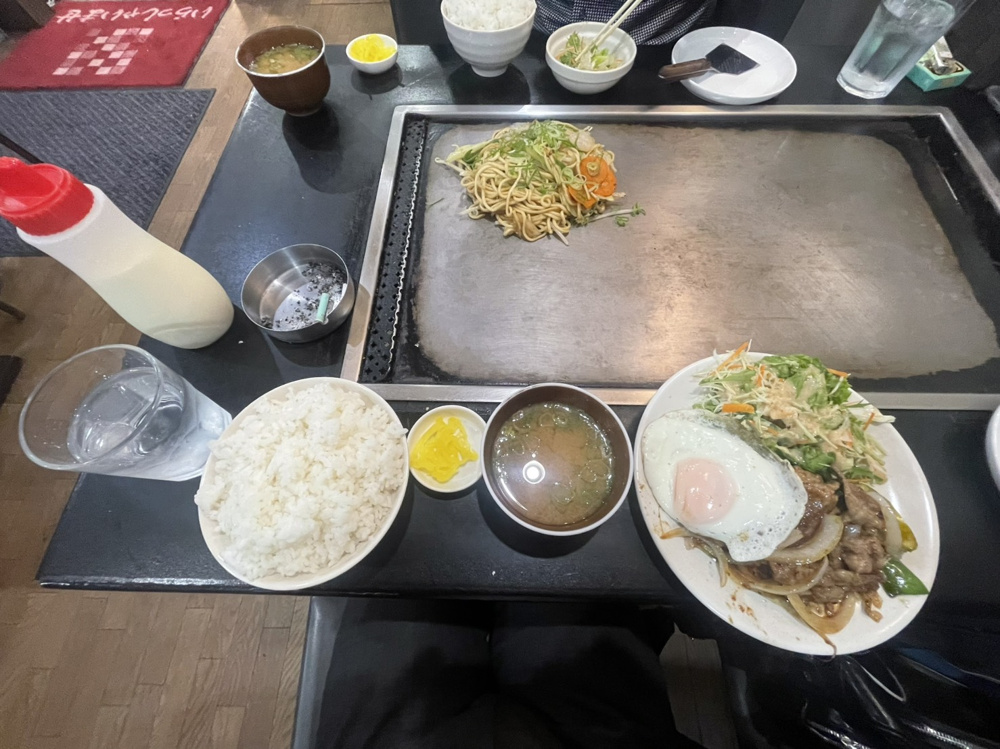 【六甲道ランチ】鉄板焼の香りがたまらない！「お好み焼・鉄板焼 とくしま」で焼きそば×スタミナ定食を堪能！の画像