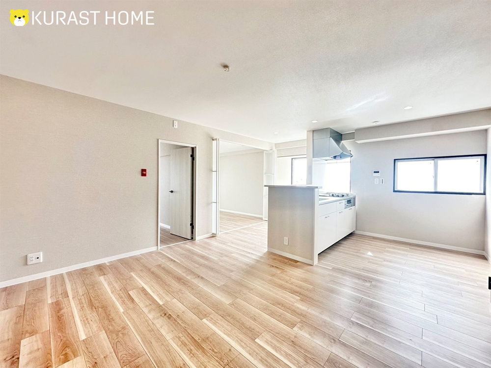 ホワイト＆木目のシンプル可愛い内装が魅力◎ペットと暮らせる駅近リノベマンション―西京極大門ハイツ　6階―の画像