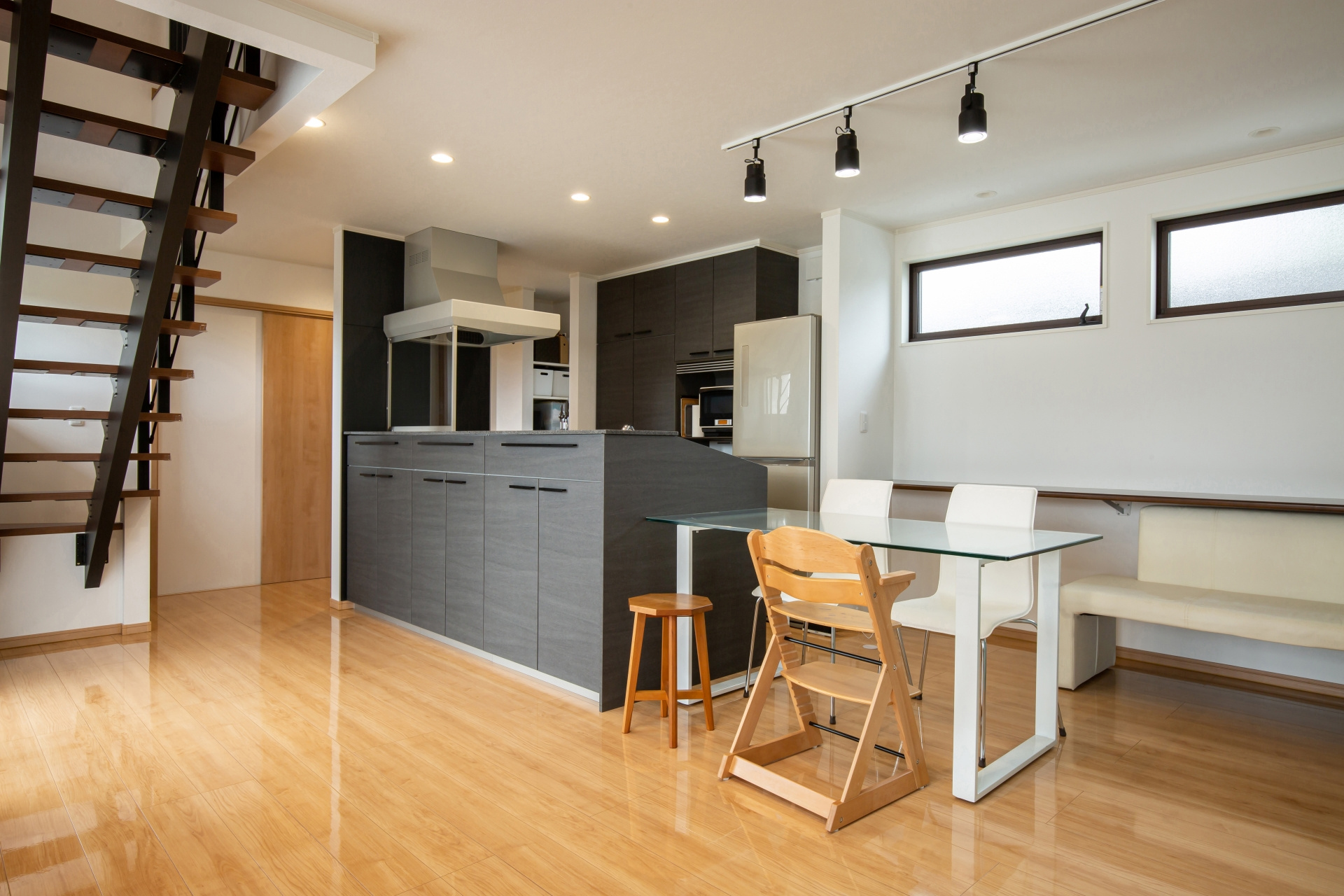 2WAYキッチンとは何かをご存じですか？家事動線や便利な間取りの違いも紹介の画像