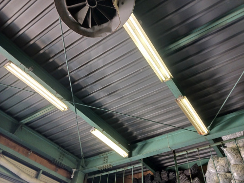 【賃貸経営の危機管理】照明器具の「2027年問題」は他人事ではない!在庫不足で入居者様が暗闇に?の画像