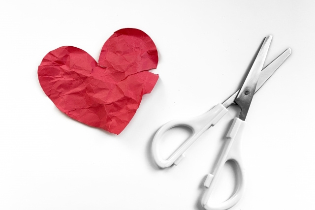 保護者に虐待されているなどの理由で家を出たい中学生はどうすればいい？